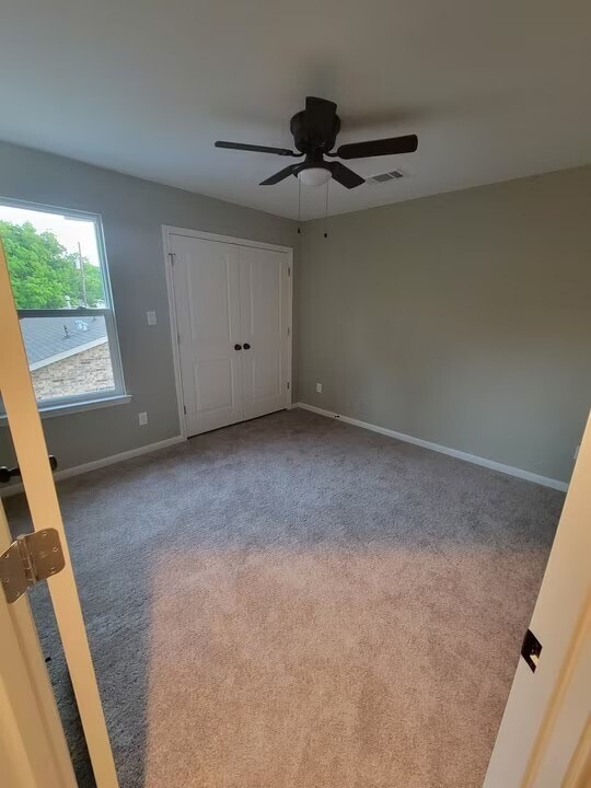 Photo - 7968 Fowlie St