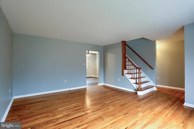 Photo - 685 Knight Rd