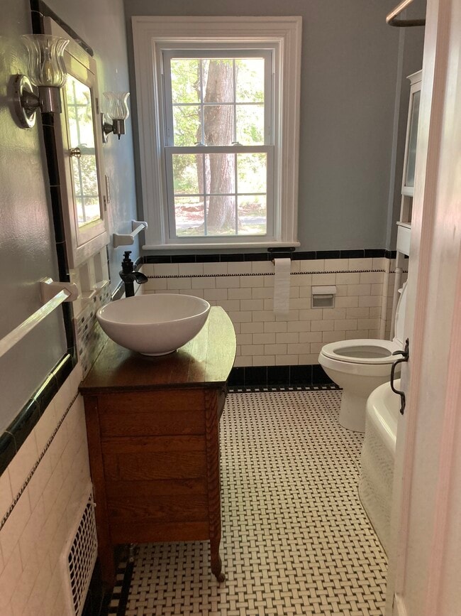 Photo - 100 Lude Johnson Blvd