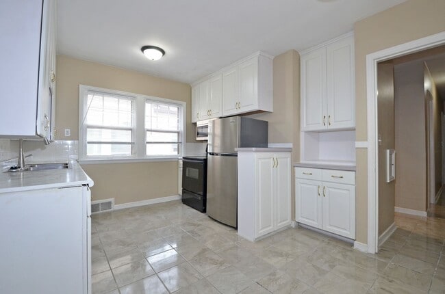 Photo - 4329-4331 Thomas ave N Unit 4329 Thomas Ave N