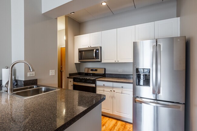 Photo - 1442 S Michigan Ave Unit 1440-213