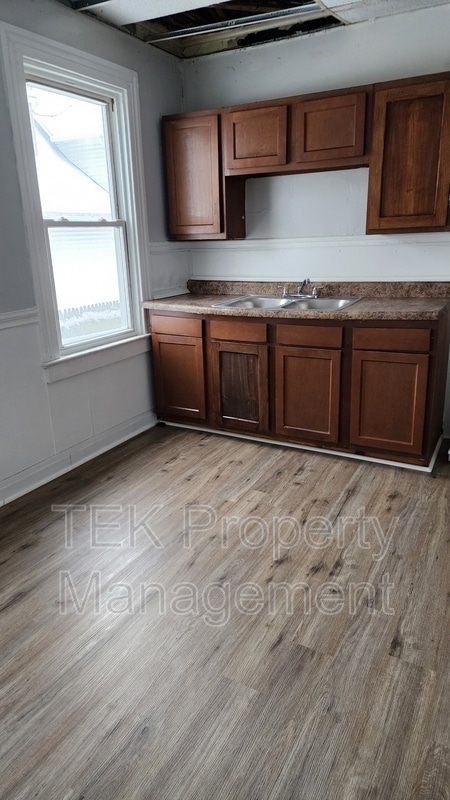 Photo - 541-543-543 Remington St