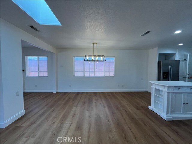 Photo - 16944 Superior St