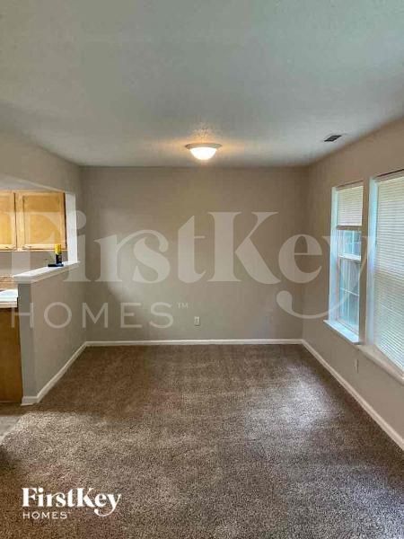 Photo - 5982 Redcliff N Ln