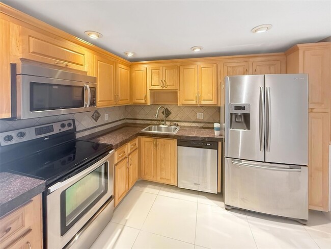 Photo - 3520 Oaks Way Unit 406