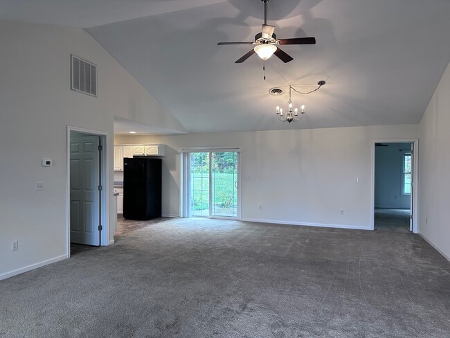 Photo - 59 Cedarcrest Dr