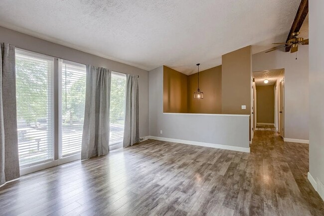 Photo - 15412 Y St