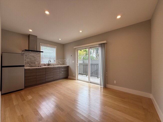 Photo - Spacious 1BD/1BA with In-Unit Laundry – Prime Commuter Location Unidad Apt 2