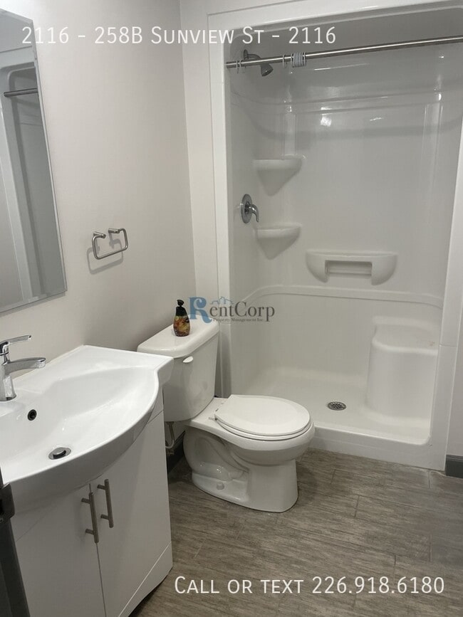 Photo - 258B-258B Sunview St