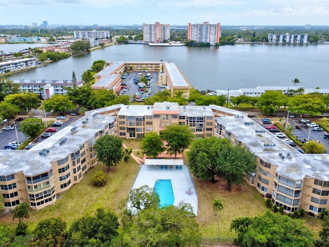 Photo - 1301 NE 191st St Condo Unit F417
