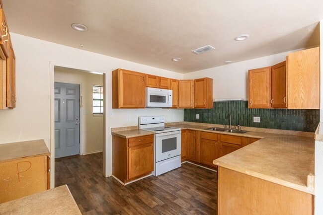 Photo - 2233 Fannin St