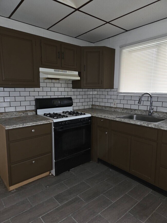 Photo - 2046 S Beechwood St