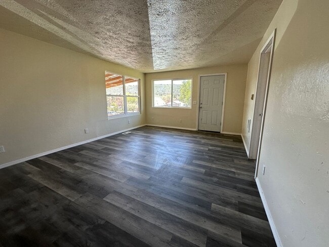 Photo - 1037 Laurel St