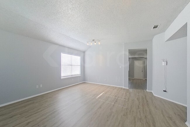 Photo - 4914 Glenoak Dr