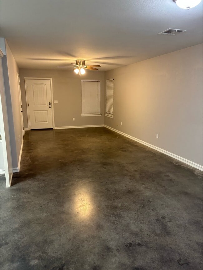 Photo - 4110 Maple Dr