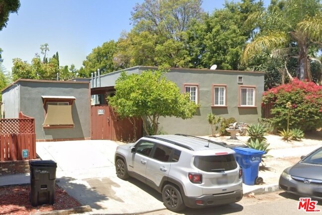 Photo - 1121 N Curson Ave Unidad 1 Rental