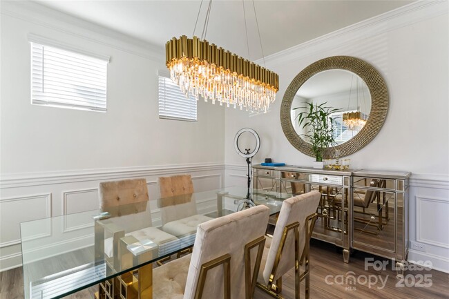 Photo - 116 Farrier Ln