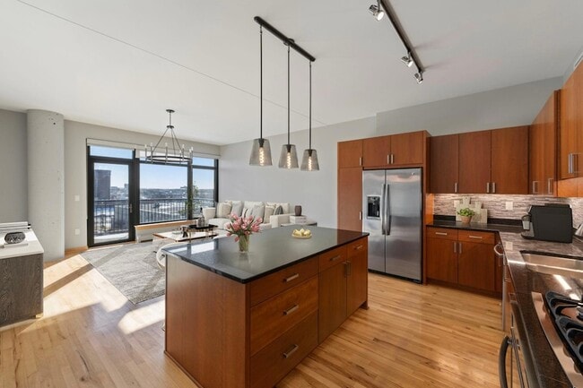 Building Photo - 1120 S 2nd St