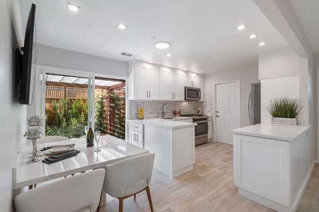 Building Photo - Sonoma 4 Bed 2 Bath Home.