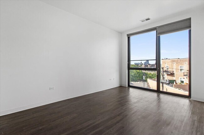 Photo - 830 N Milwaukee Ave Unit 402