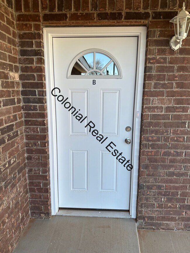 Photo - 1700 W 12th St