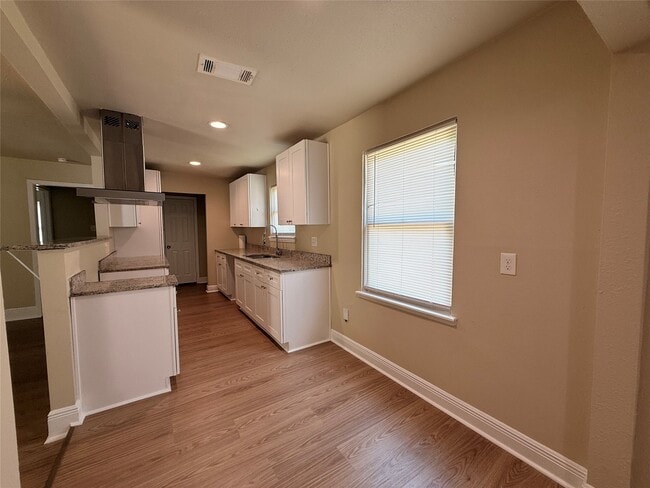 Photo - 216 Bearle St