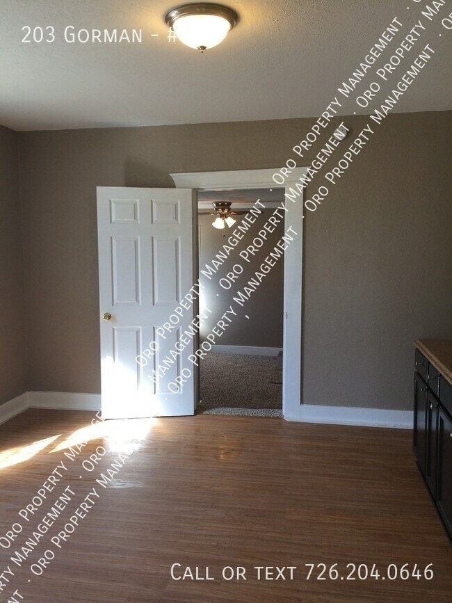 Photo - 203 Gorman-#C Unit #C