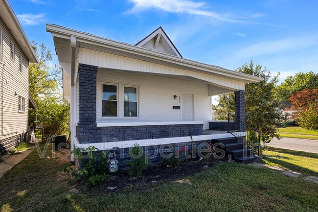 Building Photo - 835 S 38th St