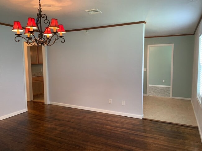 Photo - 1462 N College Ave