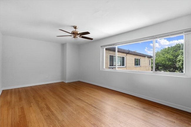 Building Photo - 6719 N Hermitage Ave Unit 4A Rental