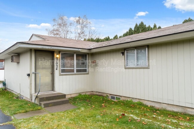 Building Photo - 7024 N Wiscomb St Rental