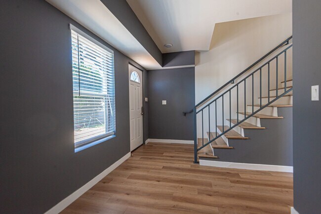 Photo - 16753-16755 1/2 Sherman Way Unit 16755 Sherman Way