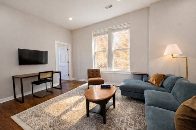 Photo - 736 N Throop St Unidad SI ID1494909P