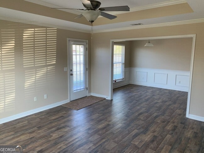 Photo - 205 Augusta Way