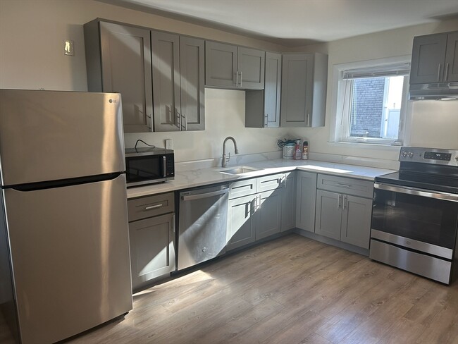 Photo - 171 Commercial St Unit 1