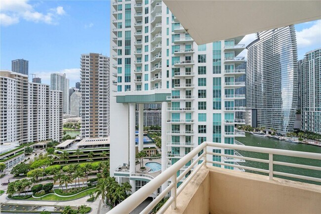 Photo - 888 Brickell Key Dr Unidad 1702