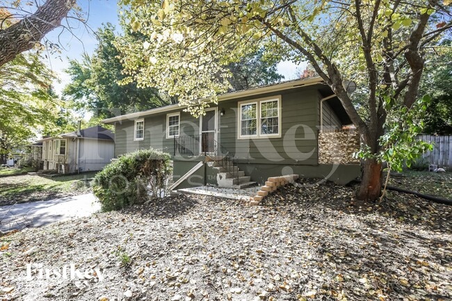 Photo - 1909 SW Keystone Dr