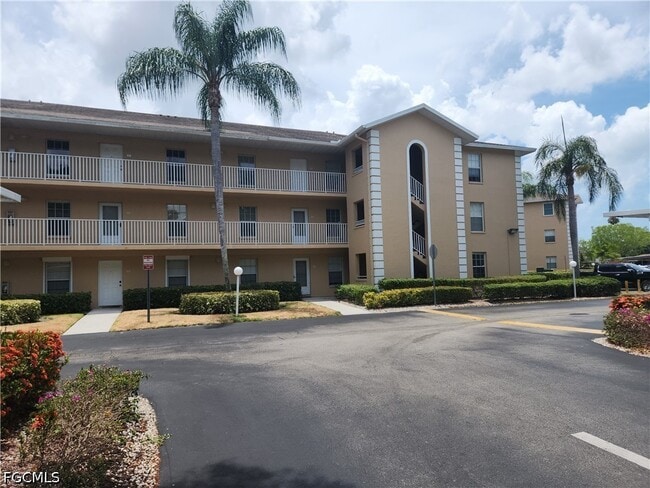 Building Photo - 9660 Victoria Ln Unit A301