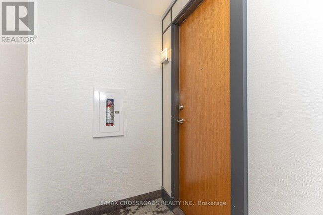 Photo - 30 Shore Breeze Dr Unit 3913