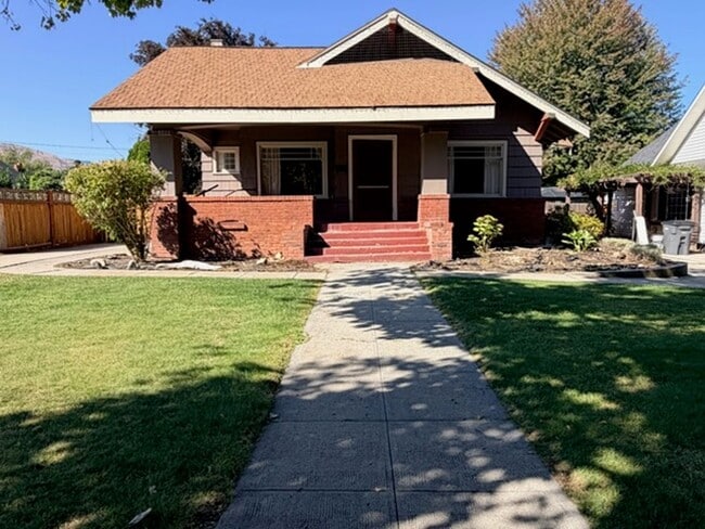 120 S Franklin Ave