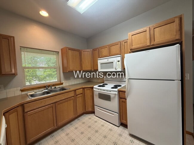 Photo - 425 W 14th Ave