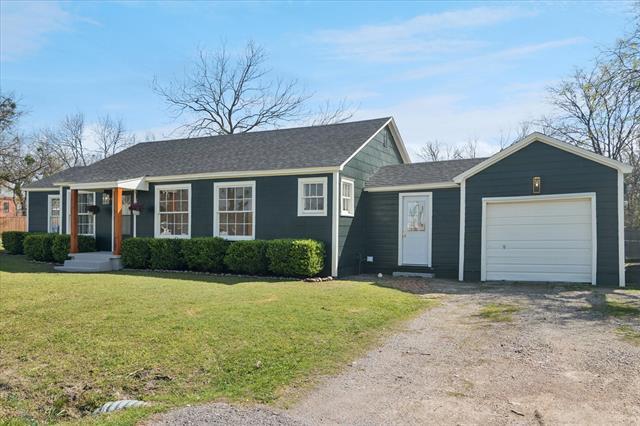 Photo - 602 W Pecan St