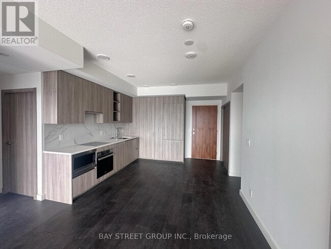 Photo - 27 McMahon Dr Unit 3206