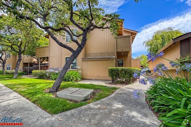 Building Photo - Pebble Creek | Lovely Condo | Prime Location Unit 02