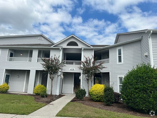 Building Photo - Breezewood Condo, 2 Brd/2bath, center of W...
