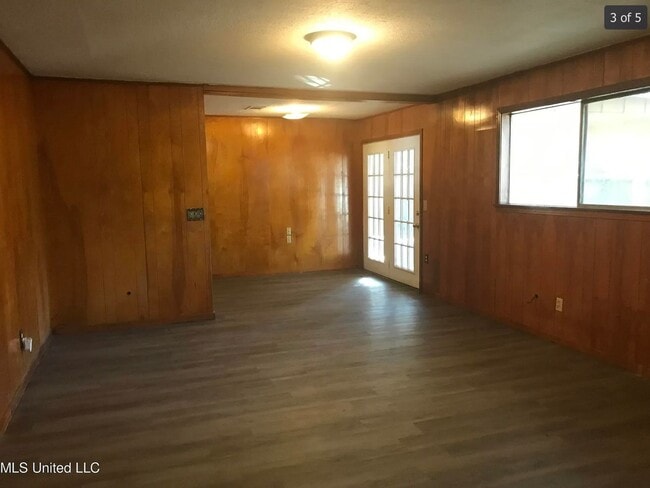 Photo - 3139 Charleston Dr