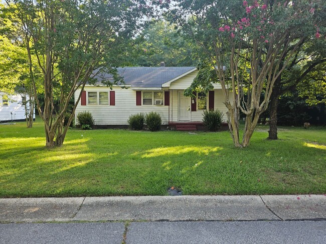 Building Photo - Broadell- Newark Avenue