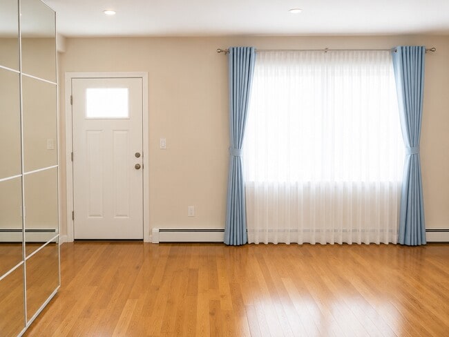 2695 Shell Rd Unit 1B