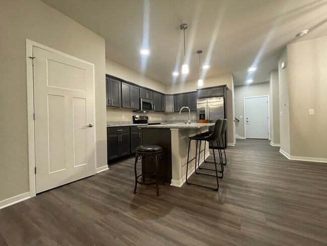 Open kitchen - 4856 Lacy Rd