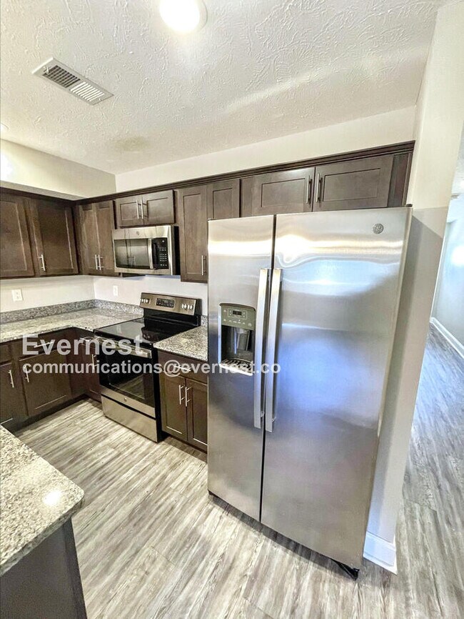 Photo - 1000 Henry Pl Blvd